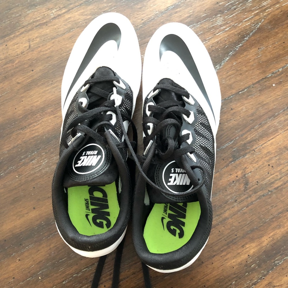 Unisex spike cleats
